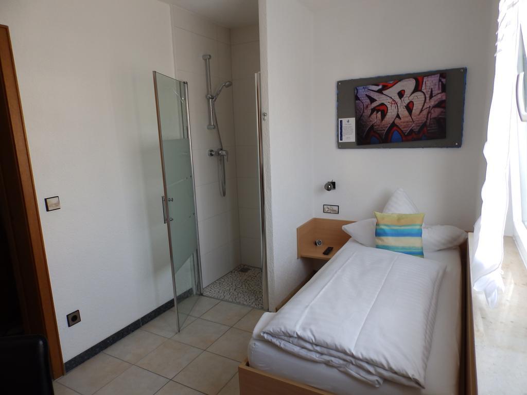 H41 Inn Hotel Garni Freiburg (Adults Only) 贡德尔芬根 外观 照片
