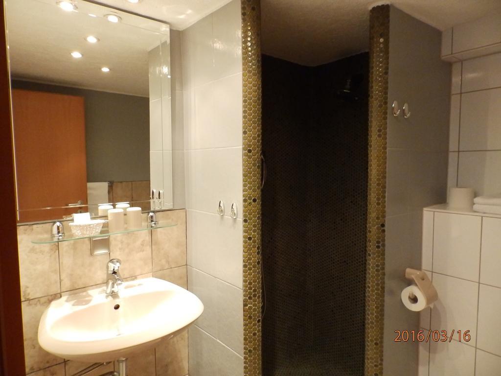 H41 Inn Hotel Garni Freiburg (Adults Only) 贡德尔芬根 外观 照片