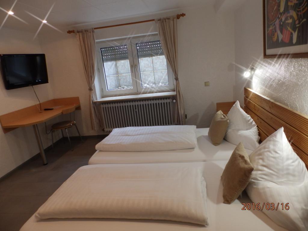 H41 Inn Hotel Garni Freiburg (Adults Only) 贡德尔芬根 外观 照片