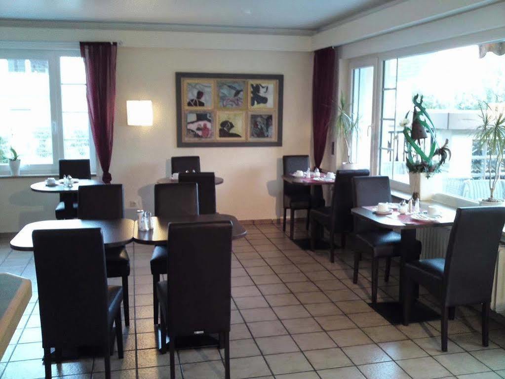 H41 Inn Hotel Garni Freiburg (Adults Only) 贡德尔芬根 外观 照片