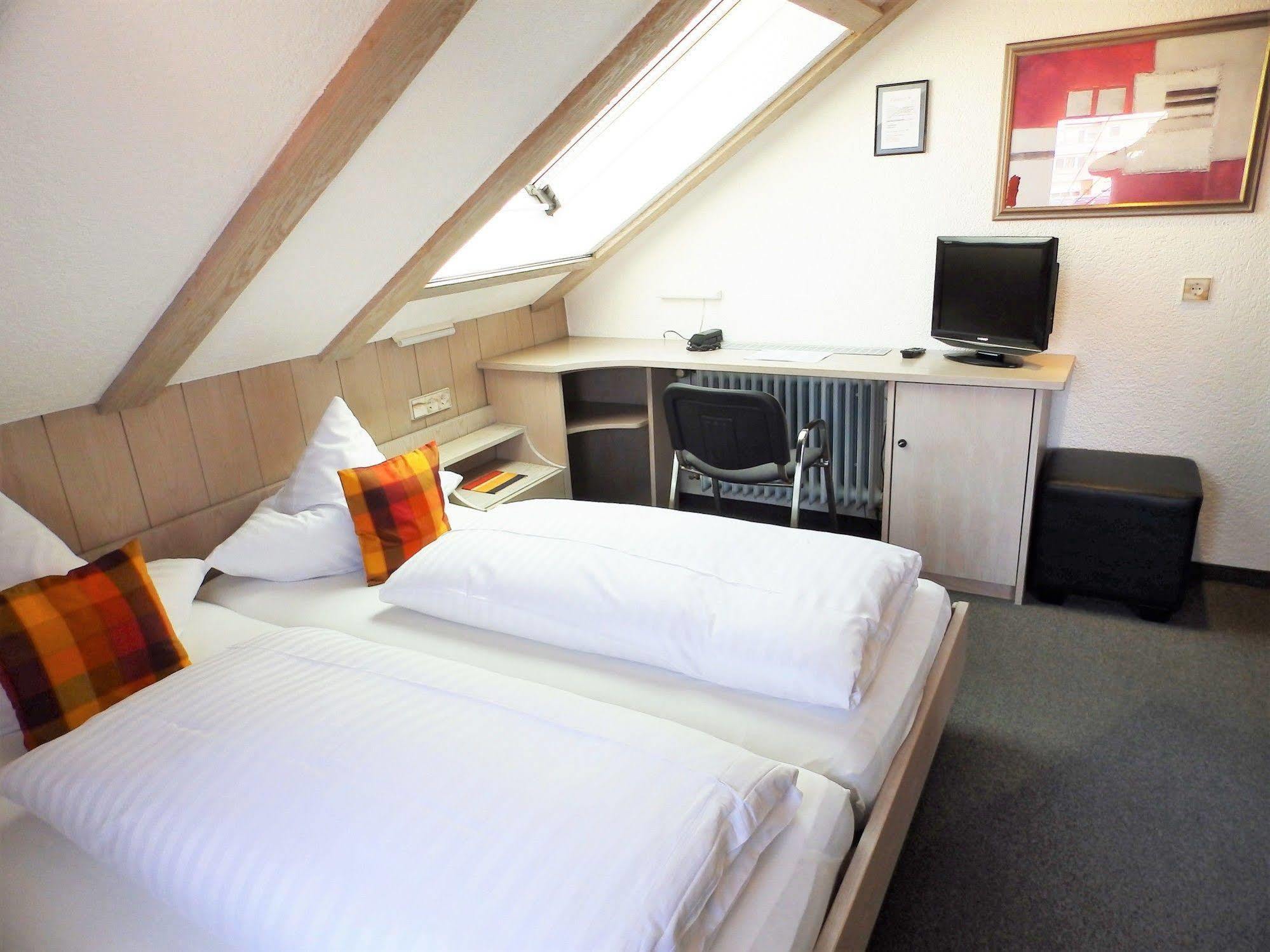 H41 Inn Hotel Garni Freiburg (Adults Only) 贡德尔芬根 外观 照片