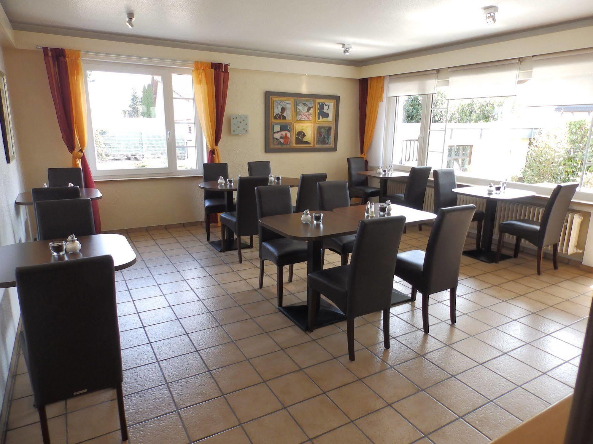 H41 Inn Hotel Garni Freiburg (Adults Only) 贡德尔芬根 外观 照片