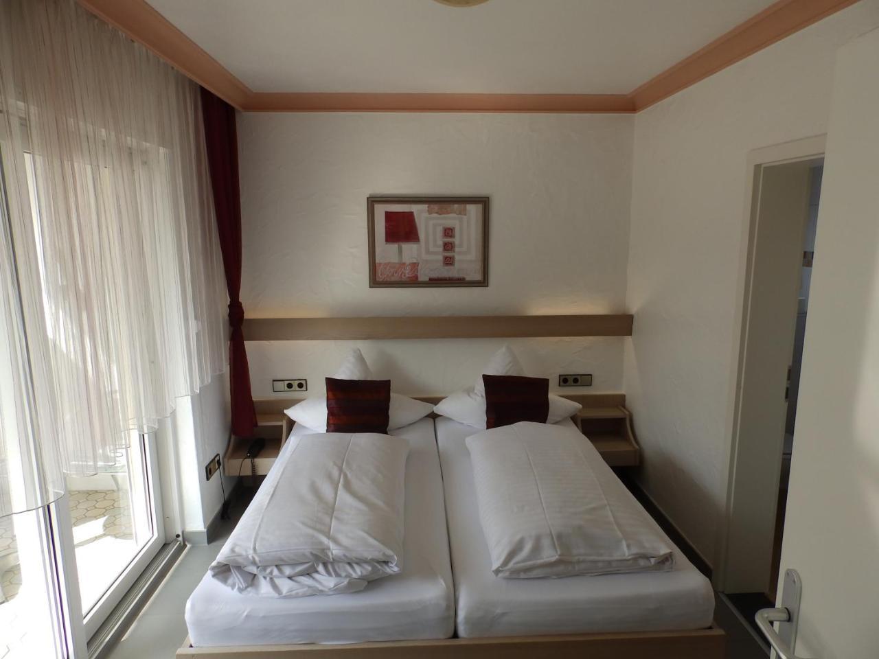 H41 Inn Hotel Garni Freiburg (Adults Only) 贡德尔芬根 外观 照片