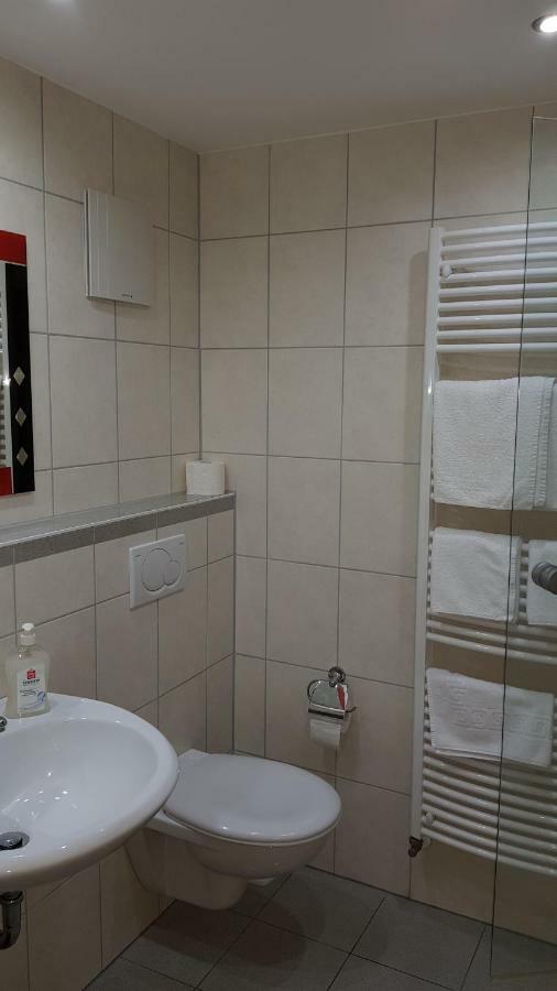 H41 Inn Hotel Garni Freiburg (Adults Only) 贡德尔芬根 外观 照片