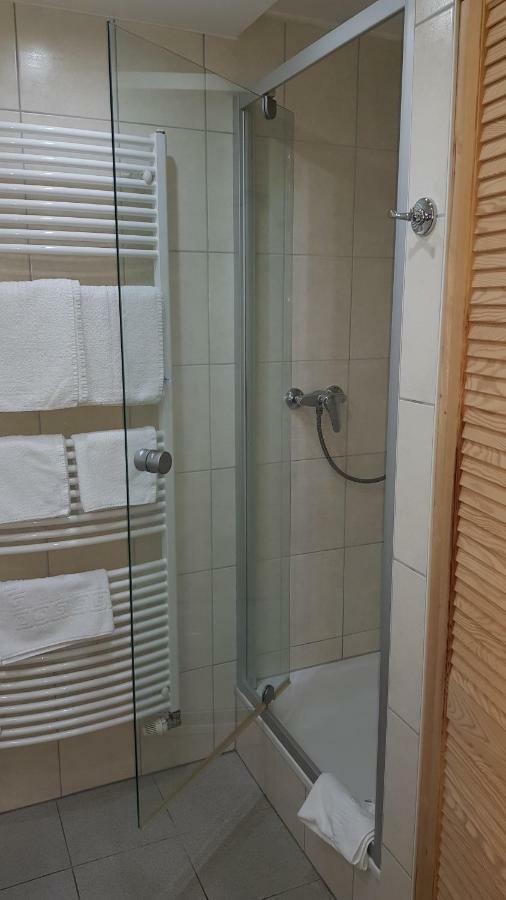 H41 Inn Hotel Garni Freiburg (Adults Only) 贡德尔芬根 外观 照片