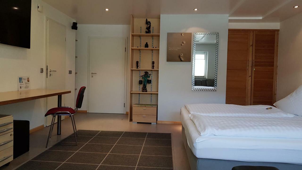 H41 Inn Hotel Garni Freiburg (Adults Only) 贡德尔芬根 外观 照片
