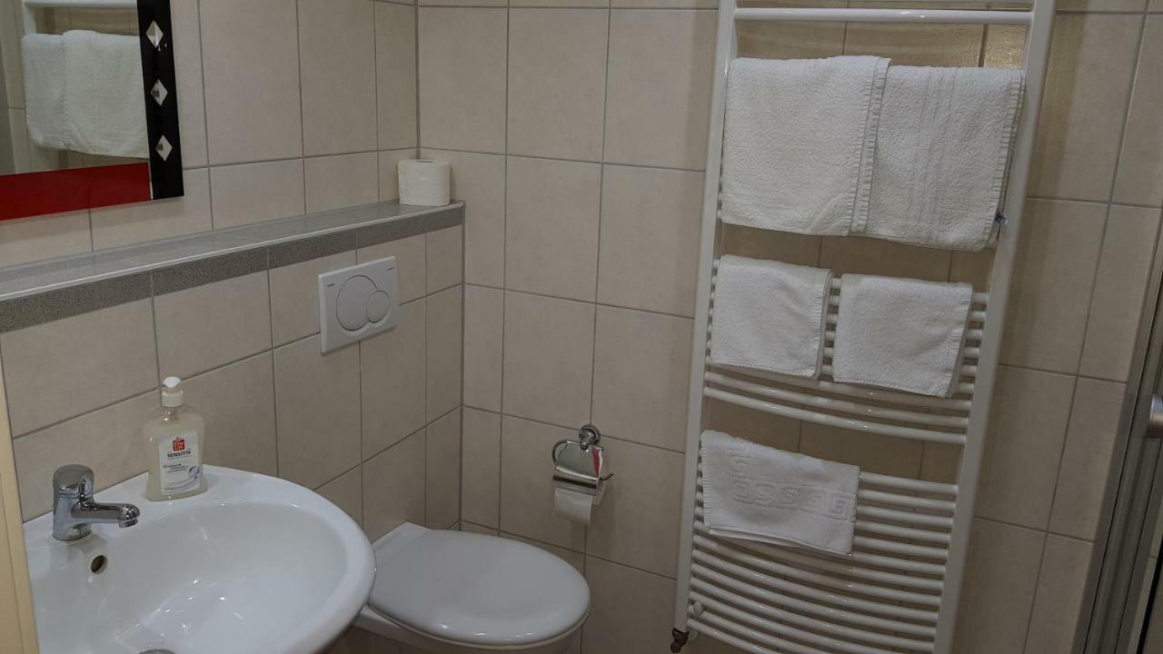 H41 Inn Hotel Garni Freiburg (Adults Only) 贡德尔芬根 外观 照片